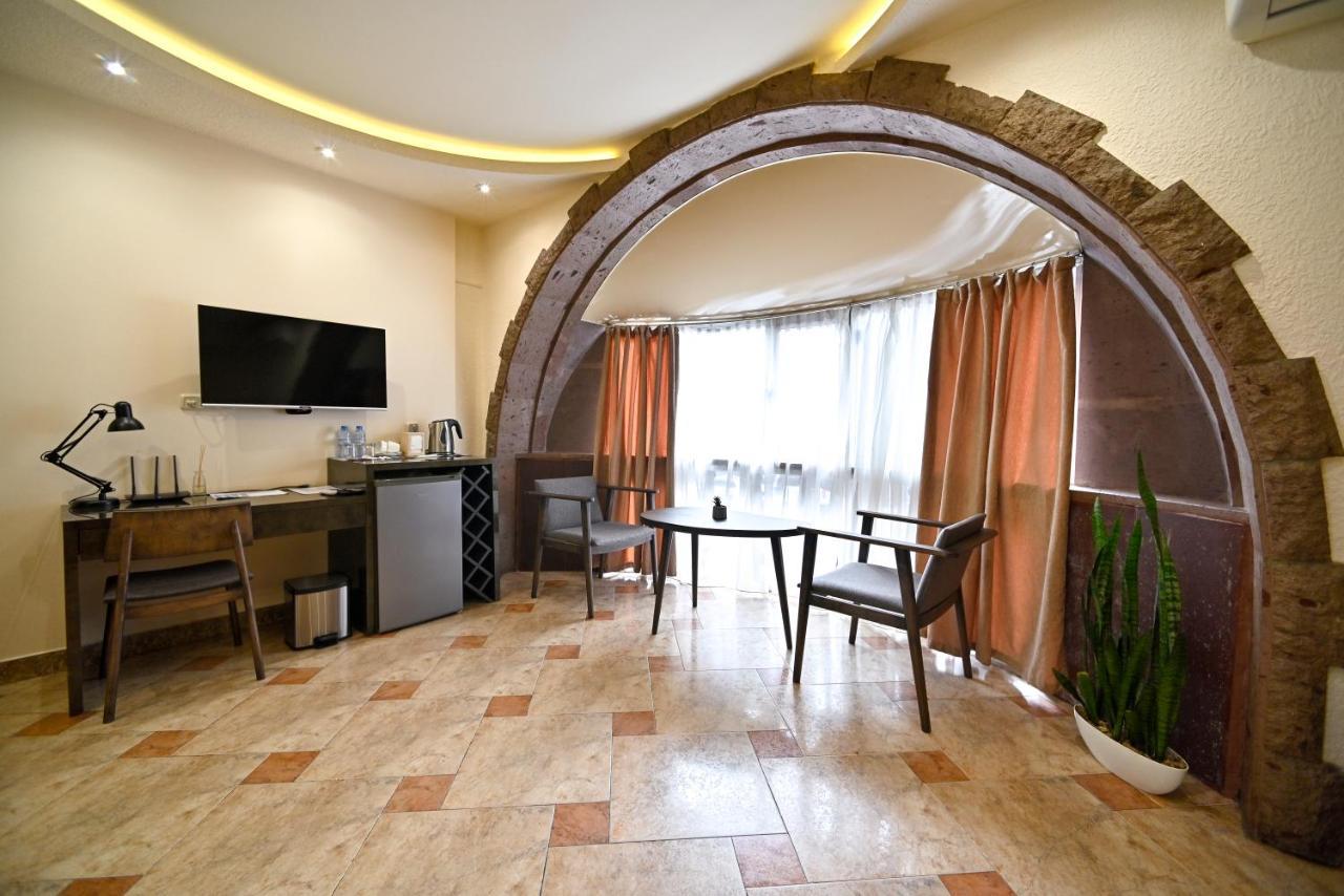 Skyline Hotel Yerevan Exterior foto