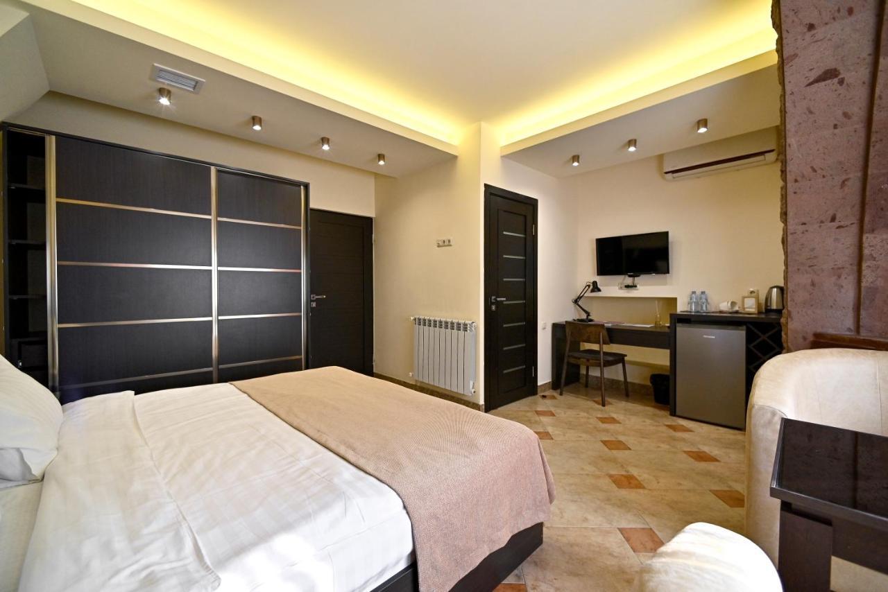 Skyline Hotel Yerevan Exterior foto