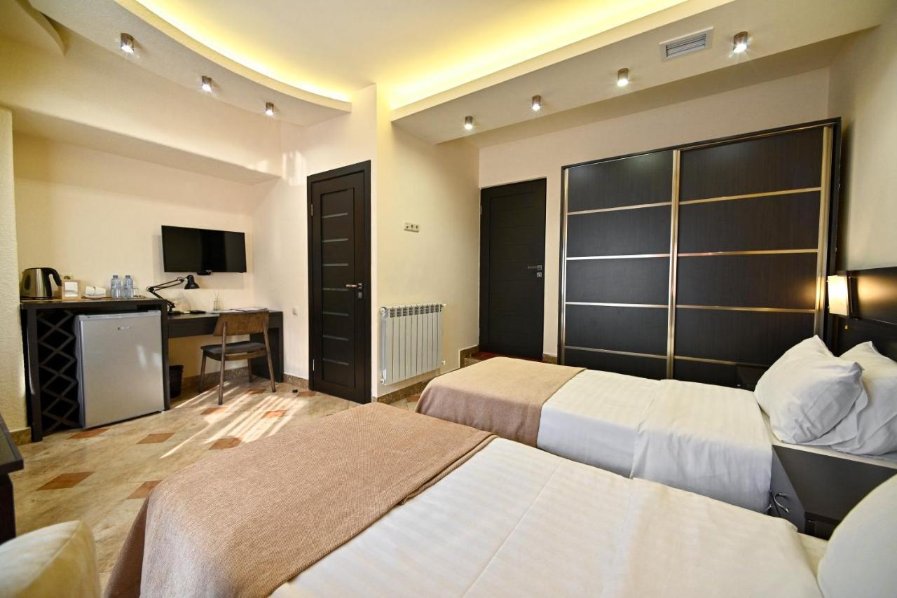 Skyline Hotel Yerevan Exterior foto